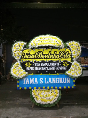 Papan Bunga Duka di Salo